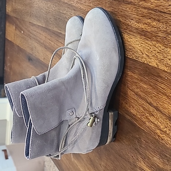 Sorel Shoes - Sorel Farrah Taupe Suede Wrap Around Booties 9